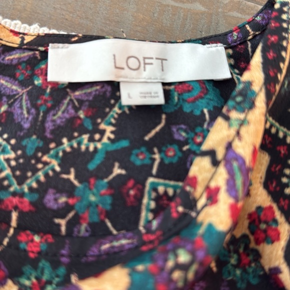 Multicolor Geometric Print Women's Top - Picture 5 of 5